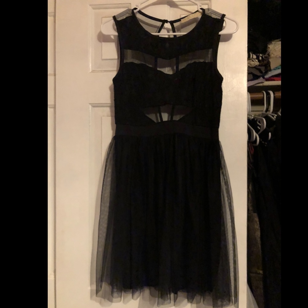 Black mini short sleeved laced dress